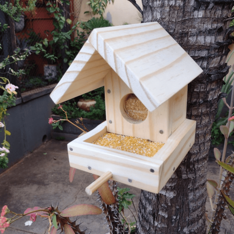 Alimentador de Pássaros em Madeira Natural Refúgio das Aves