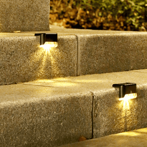 Luminária Solar Para Escada de Jardim