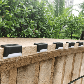 Luminária Solar Para Escada de Jardim